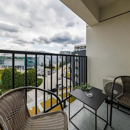 Noble Regency, Centre, Ac, Free Parking By Staynest Apartament