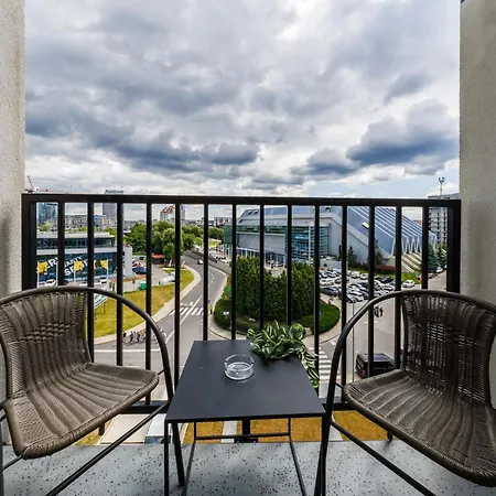 Noble Regency, Centre, Ac, Free Parking By Staynest Apartament