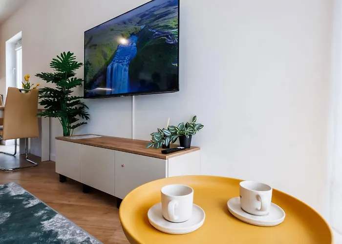 Apartment Noble Regency, Centre, Free Parking By Staynest